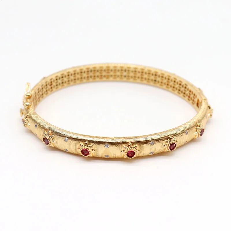 Italian 18K Solid Gold Plated Bangles Womens Luxury Jewelry with Emerald Retro Open Bracelets Luxury Bracelet 240909