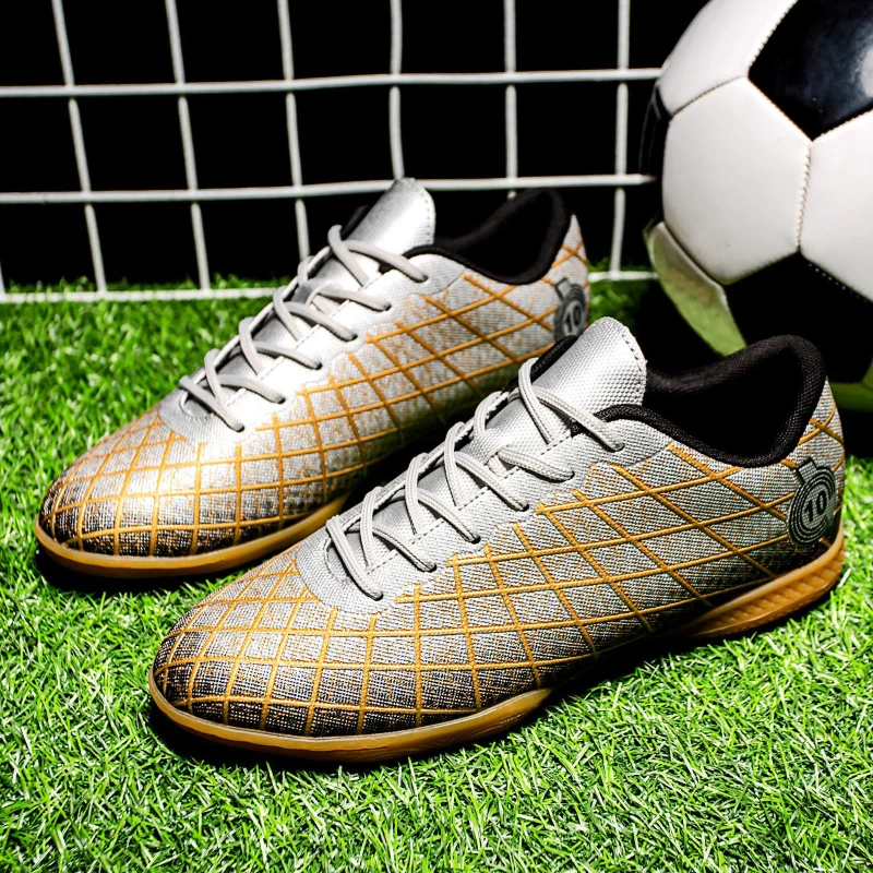 Men Breathable Comfortable Indoor Long Spikes Outdoor Comfortable Soccer Shoes Ultralight Lightweight Top Quality Football Boots