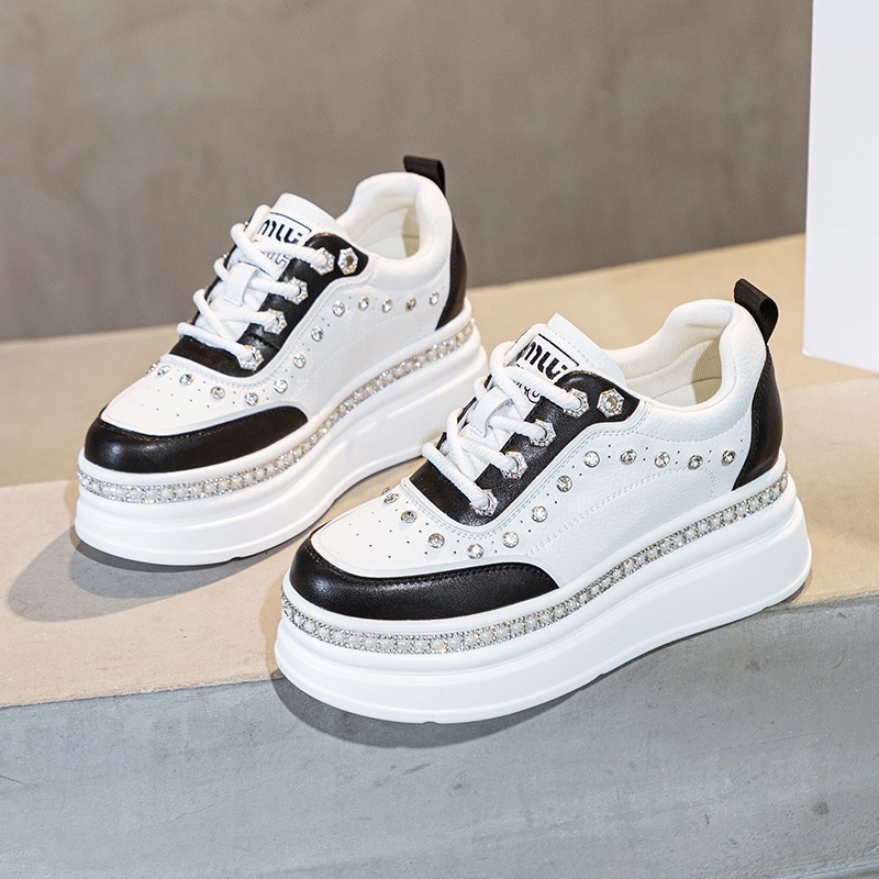 Height increasing genuine leather surface, super thick sole, dad 2024 autumn new breathable sponge cake white shoes, women's ins trend