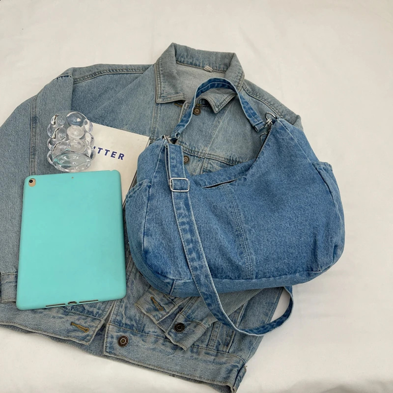 Womens simple and fashionable casual denim shoulder bag zipper shopping cross shaped womens 240919