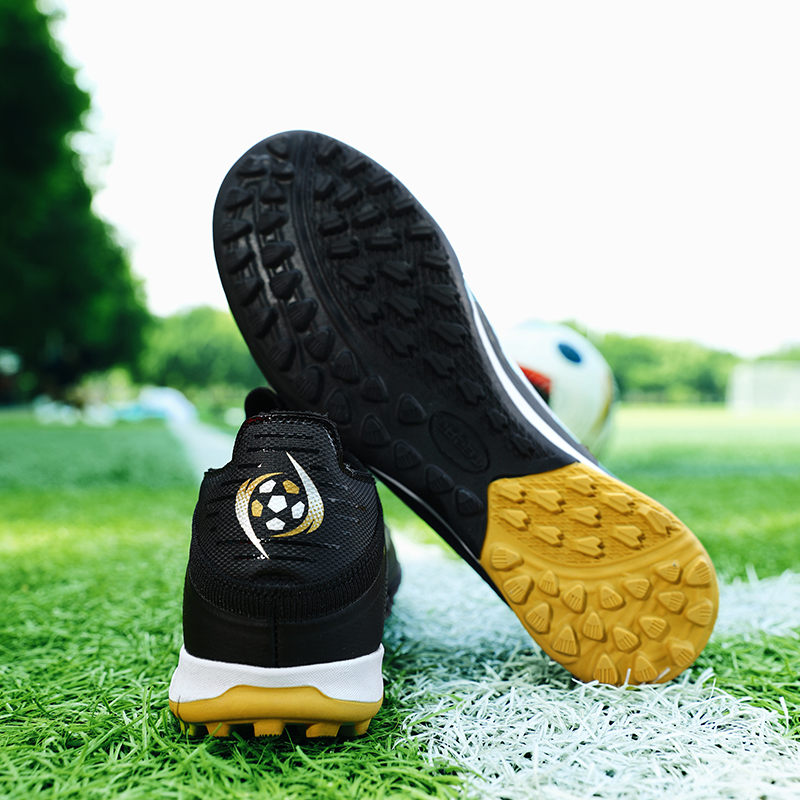 SLIP-ON Mens Soccer Shoes Outdoor Non-Slip Turf Soccer Cleats for Kids TF/FG Training Football Boots Chuteira Campo 35-45
