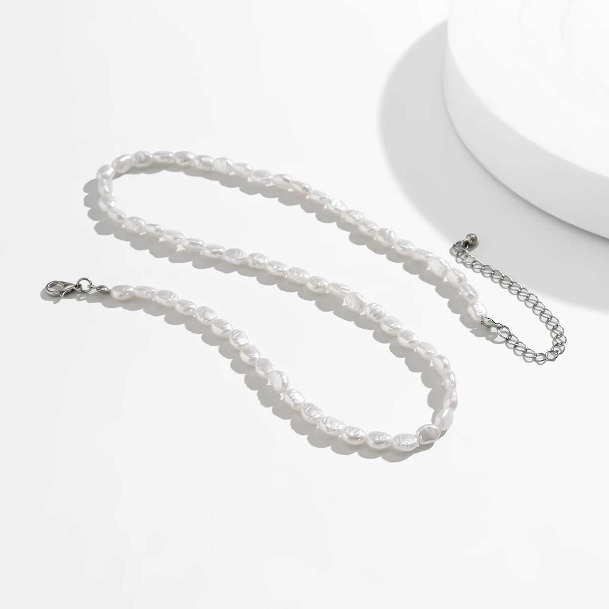 Salircon Simple Baroque Imitation Pearl Chain Choker Necklace Elegant Temperament Beaded Necklace Womens Wedding Party JewelryX240919