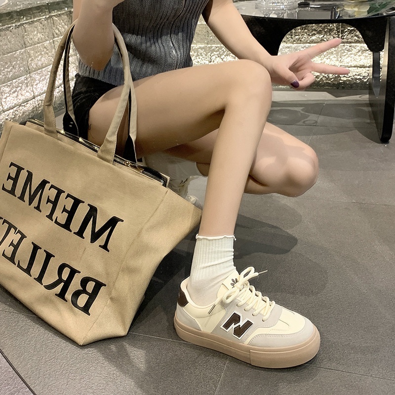 Thick soled white for women in fashion, versatile student casual board shoes, 2023 spring new fashionable Forrest Gump shoes
