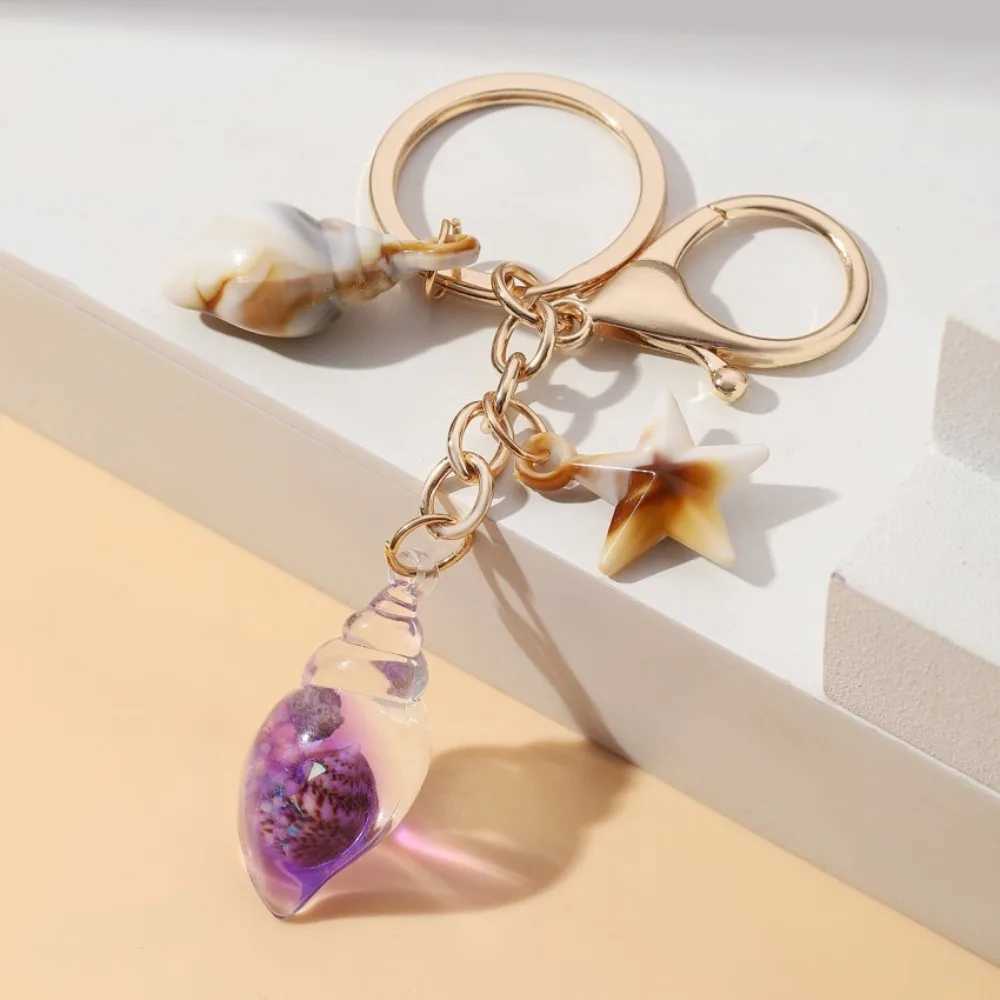 Cute Luminous Conch Keychain Backpack Decor Glow-in-the-dark Sea Beach Pendants Charms Bohemian Style Starfish Shell KeyringX240919