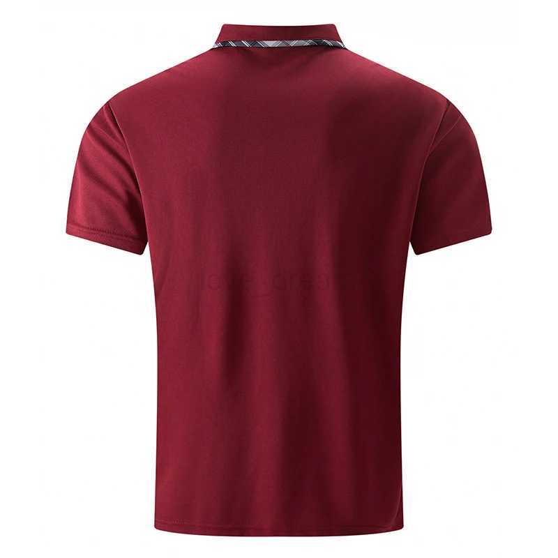 Mens Short sleeved Polo Shirt 2024 Summer European and American Street Casual Pocket Lapel Top Mens Polo ShirtXJ240920