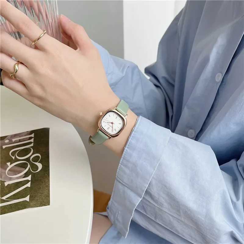 Women Watch Casual Wrist Watches Retro Square Quartz Digital Mini Dial Leather Strap Fashionable Clock Waterproof WristwatchX240920