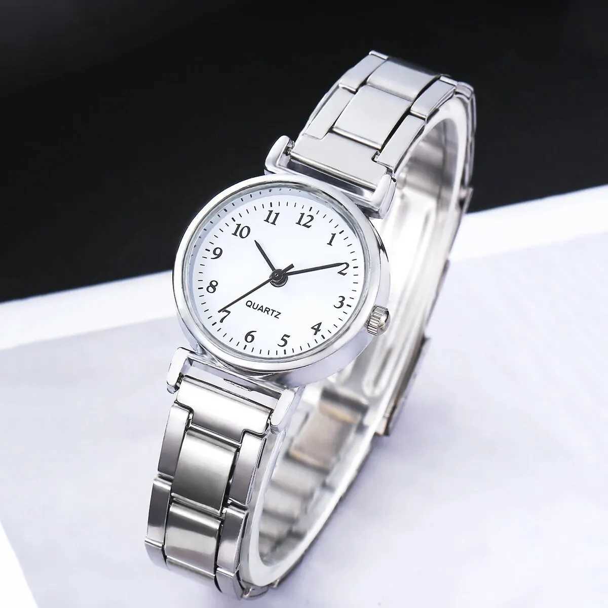 1Pcs Girls Cute Little Fresh Silver Digital Steel Quartz Watch Junior High School Girlfriends Birthday Christmas GiftX240920