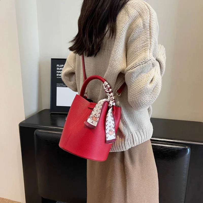Bucket sewing thread shoulder bag solid indoor company highquality womens buckle Pu handbag 240919