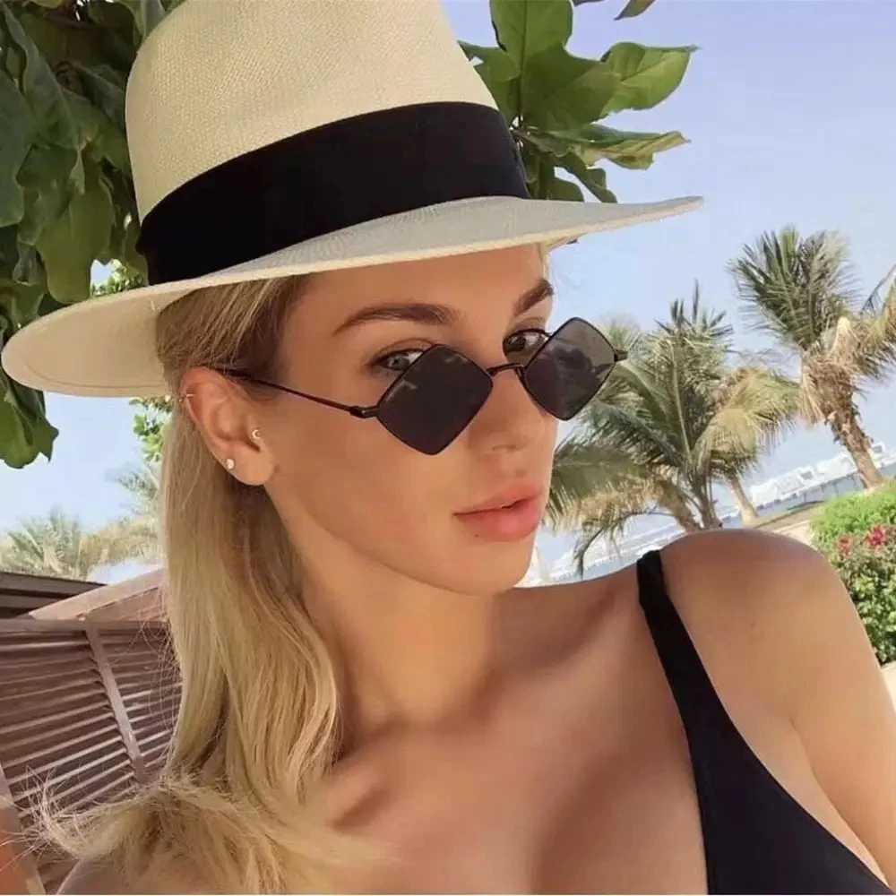 Summer Women Sunglasses Irregular Vintage Small Frame Rhombus Ladies Sunglasses Shades Retro Alloy Eyewear BlackX240920