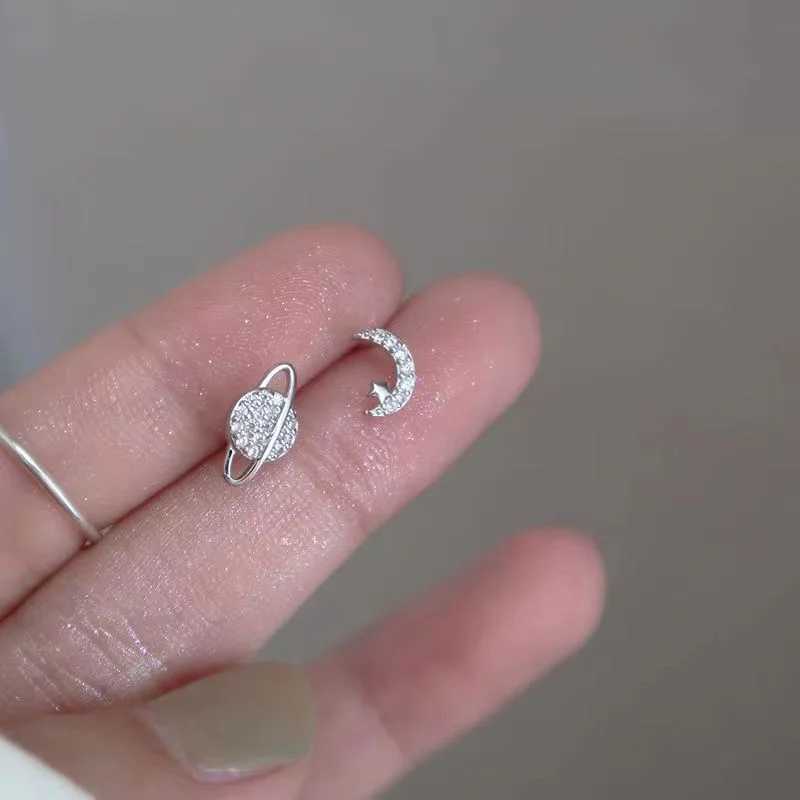 Trendy Planet Earrings Silver Perforated Womens Moon Star Crystal Zircon Earrings Tragus Cartilage Body Jewelry W240919