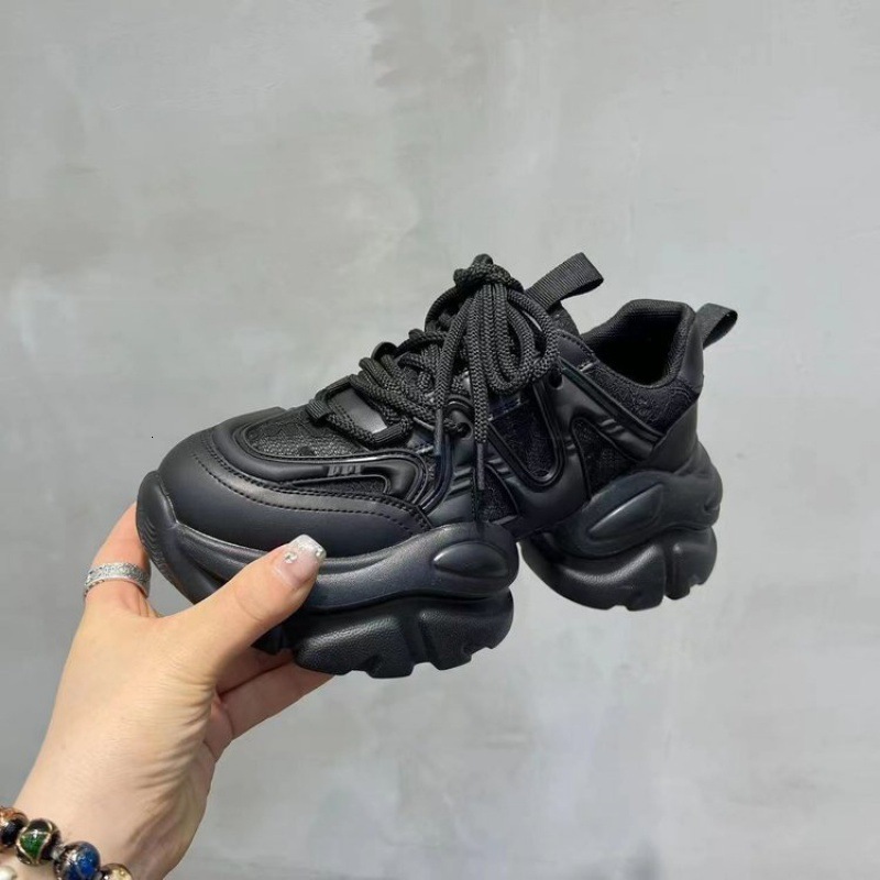 2024 Summer New Breathable Mesh Dad Shoes, Women's Height Increasing Internet Celebrity Instagram Trendy Lightweight and Western Style Sports Sho
