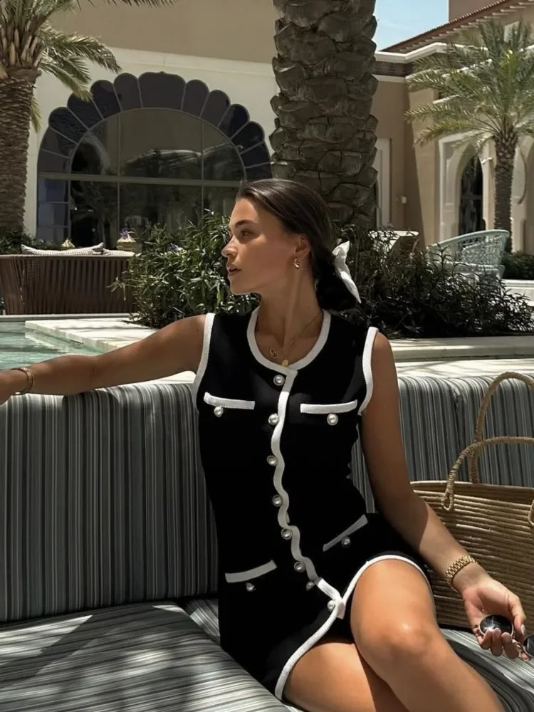 Black and White Comparison Womens Knitted Dress Fashion Single Chest ONeck Sleeveless Tight Street Mini Robe 240919