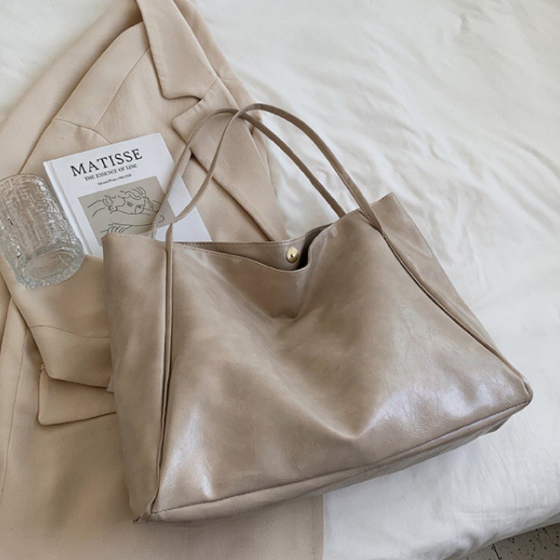 Tote bag women's bag new autumn and winter Japan and South Korea large capacity soft leather shoulder bag retro casual portable bucket bag