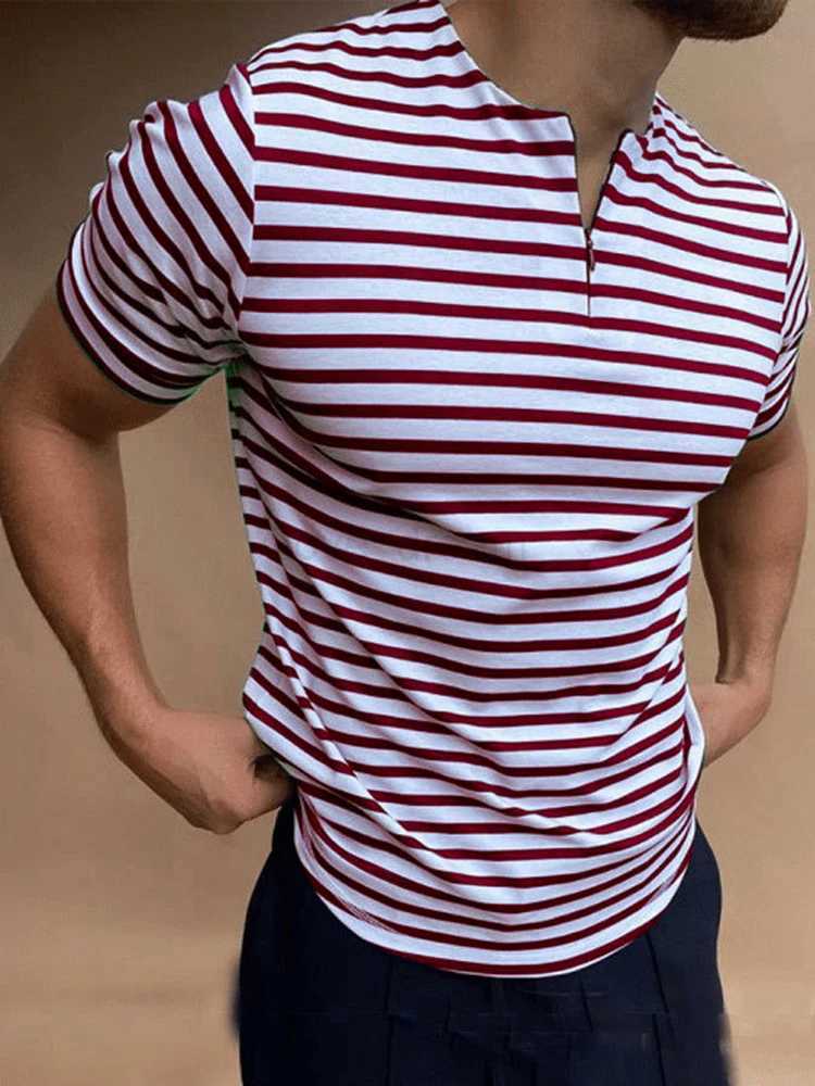 2024 New Fashion Round Neck Zipper Shirts Tee Men Streetwear Office Mens Striped T-shirts Summer Short Sleeve Slim Pullover TopsXJ240920