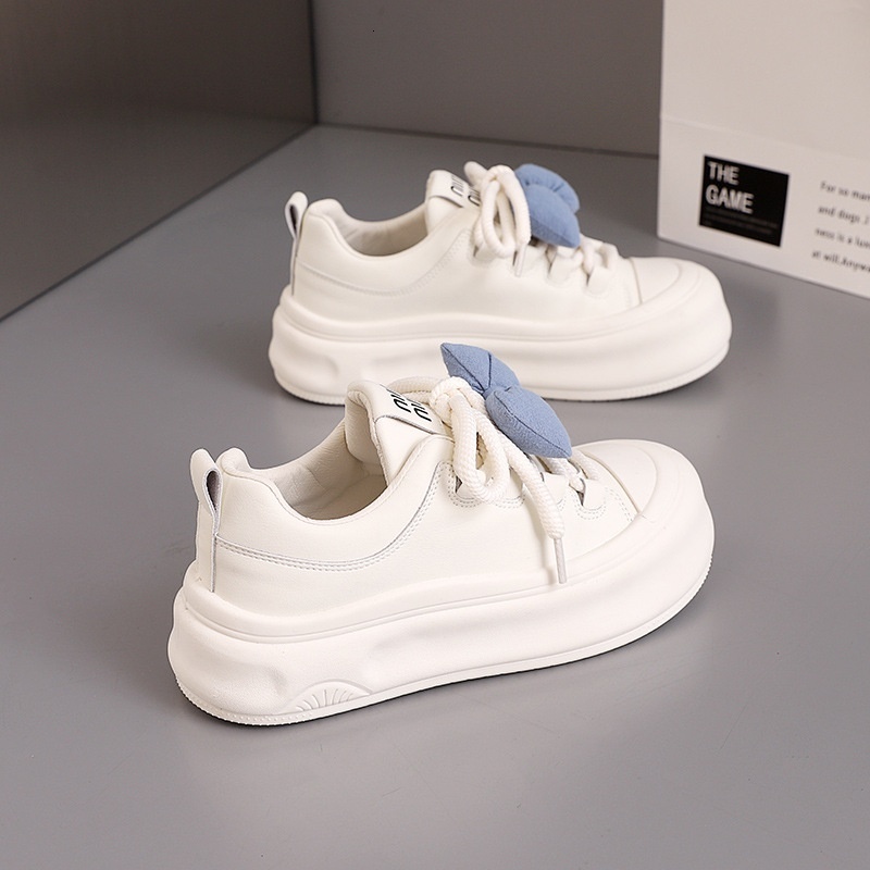 Low cut skateboarding shoes for women in the autumn of 2024, new height increasing, non slip, thick soled casual canvas shoes, trendy MXX-D09