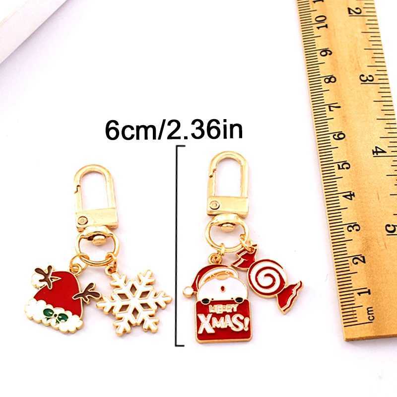 New Christmas Keychains For Women Men Enamel Xmas Tree Santa Claus Snowflake Keyrings Bag Car Key Chain Rings Charms GiftsX240919