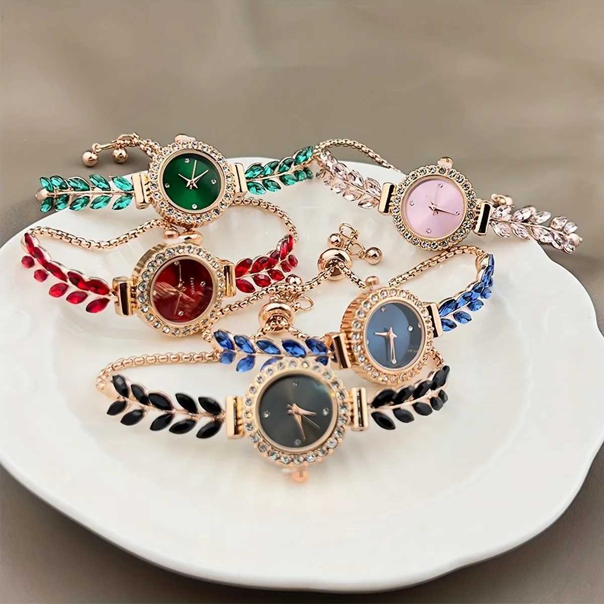 Vintage Elegant Baroque Rhinestone Quartz Womens Watch Sparkling crystal classic design perfect accessory for daily wearX240920