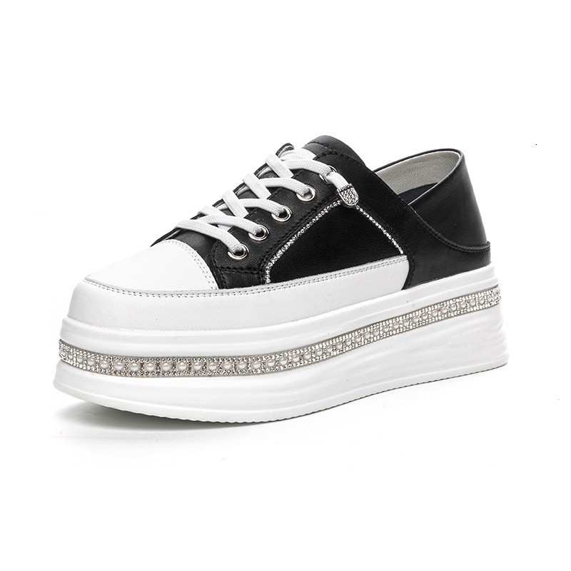 Thick soled two pairs of white women, one foot for 2024 spring new fashionable and versatile small stature leather casual board shoes