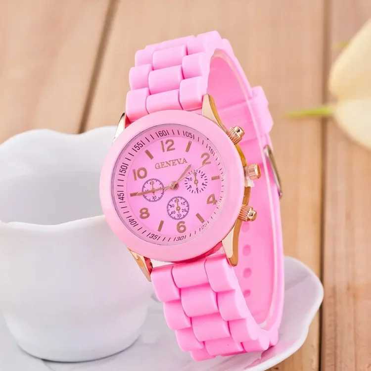 Famous Brand Geneva Ladies Fashion Watch Male and Female Student Silicone Quartz Wristwatch Clock Wholesale Relogio FemininoX240920