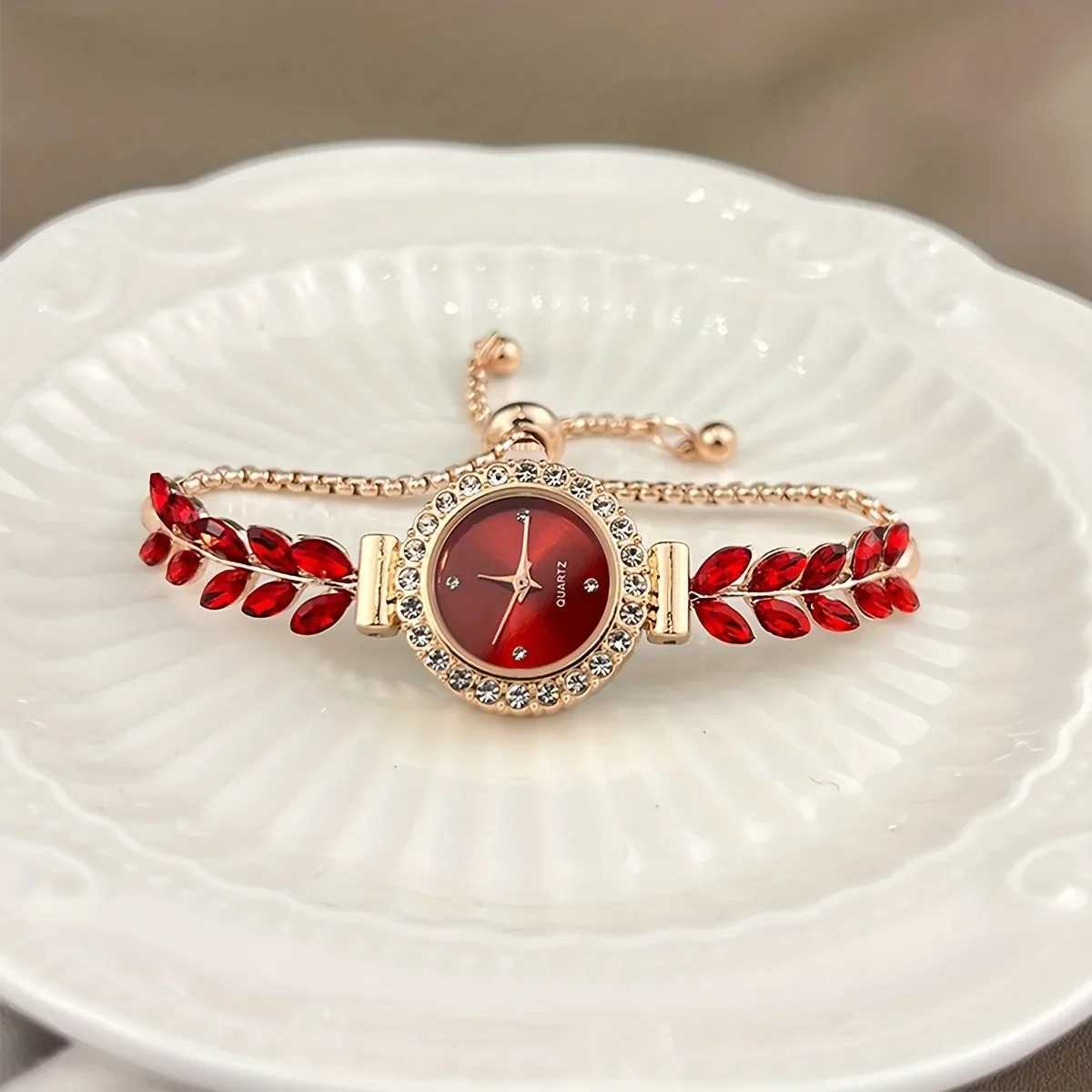 Vintage Elegant Baroque Rhinestone Quartz Womens Watch Sparkling crystal classic design perfect accessory for daily wearX240920