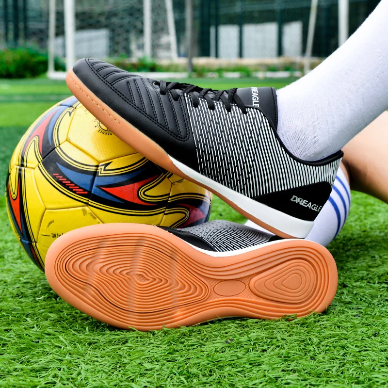 DR.EAGLE Free Shipping Factory Original Indoor Football Shoes Futsal Beef Tendon Bottom Men Professional Non Slip Soccer Shoes