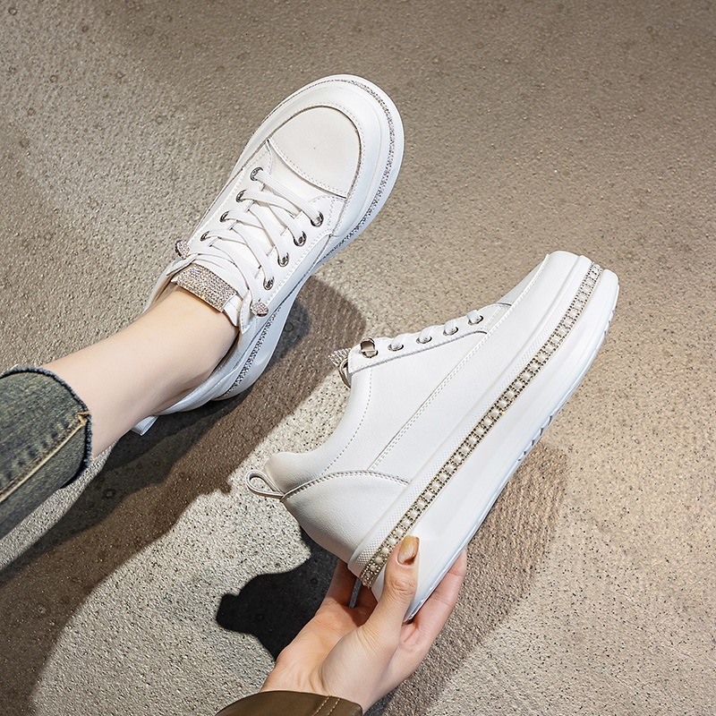 Inner height increasing white for women, 2024 autumn new versatile board genuine leather single shoes, sponge cake thick soled casual women's sho