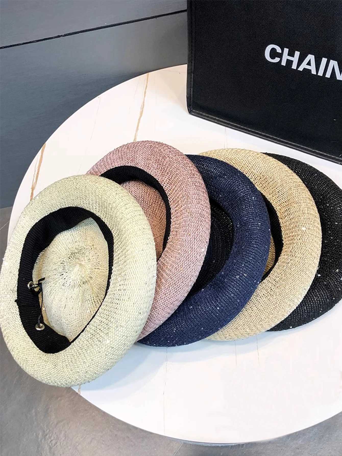 Spring and summer new cut-out sequin berets thin cloud hats adjustable size knitted breathable hundred painter hats womenX240919