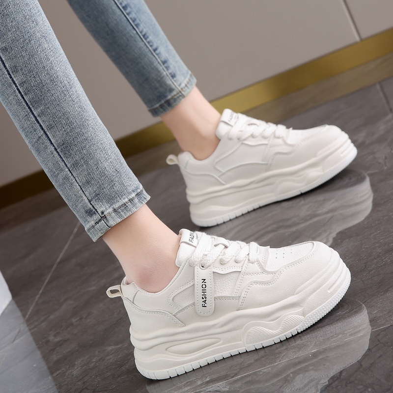 Thick soled board 2023 new fashionable breathable casual white ins comfortable small women's shoes