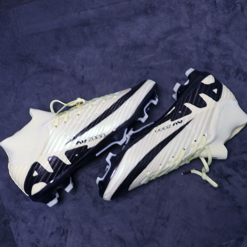 QNX8528 High Quality hot Mens Shoes Turf Soccer Cleats for Kids Sneakers TF/FG Training Football Boots Chuteira Campo 34-46