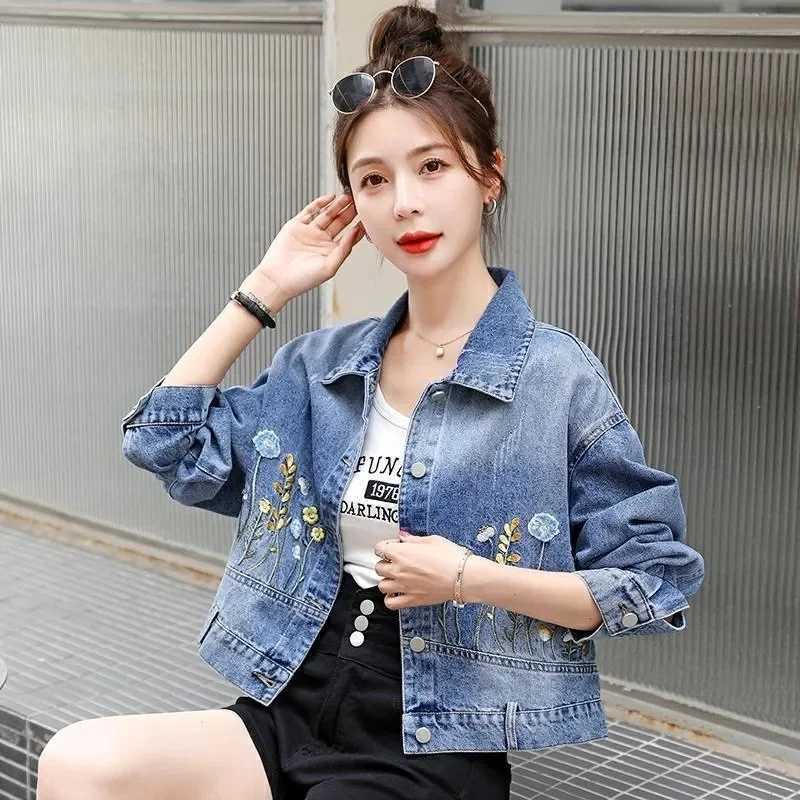 2024 Winter New Casual Denim Jacket Women Embroidered Denim Short Jacket Women Casual Fashionable Denim Coat Top OuterwearX240920