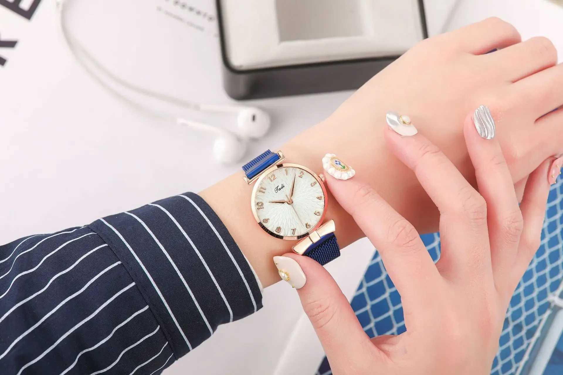 Fashion Women Watches 6pcs Set Elegant Female Wristwatches Magnetic Mesh Band Rose Woman Watch Bracelet montre femme reloj mujerX240920