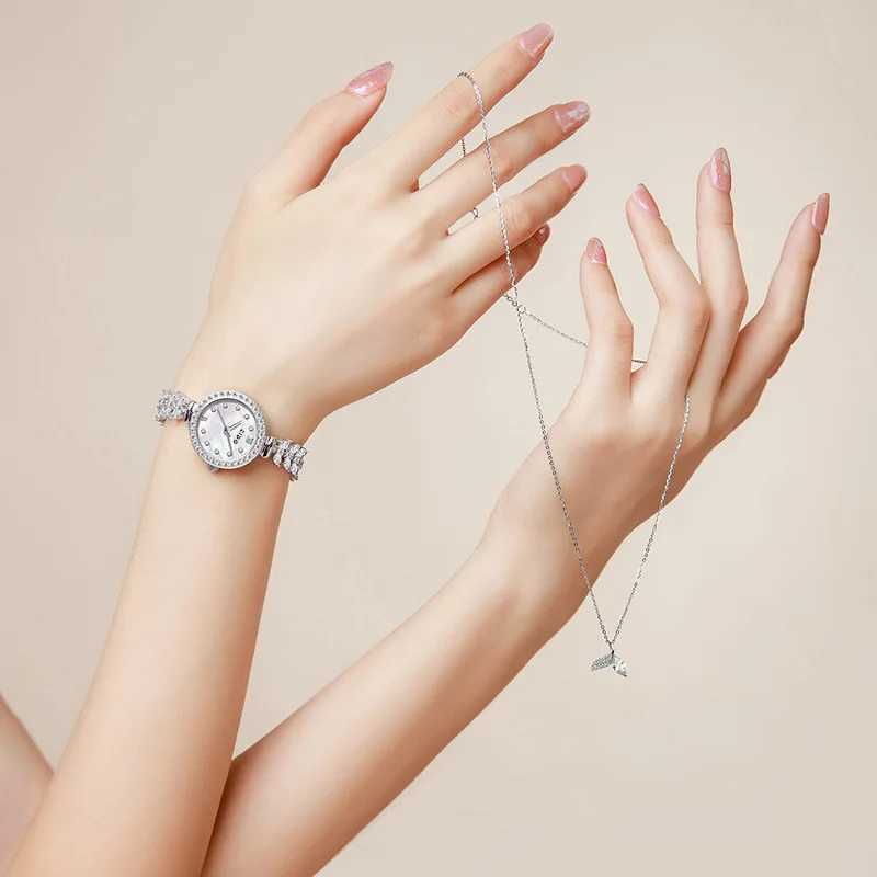 UTHAI L127 New Womens Watch Fashion Simple Light Luxury Diamond Inlaid Waterproof Ladies Mermaid Bracelet Chain Watches giftX240920