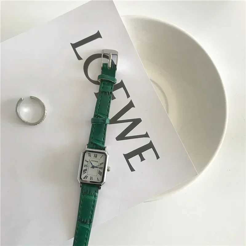 Retro Watches Classic Casual Quartz Dial Leather Strap Band Rectangle Clock Fashionable Wrist Watches for Women Gift Wrist WatchX240920