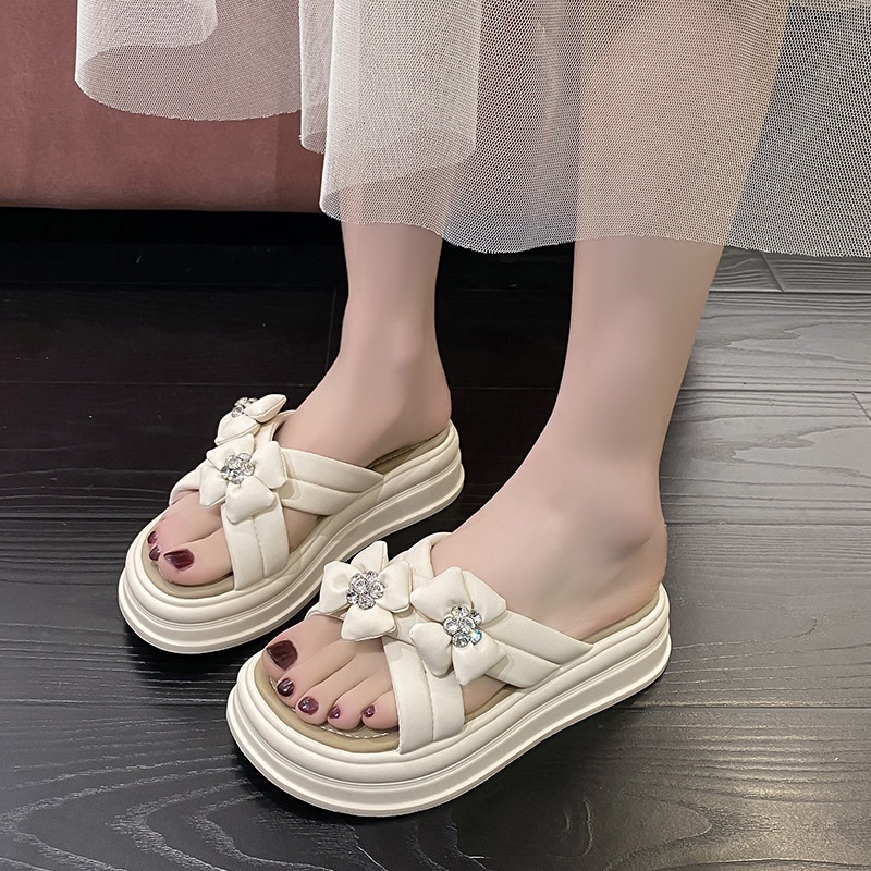 One word for outdoor wear 2024 summer new women's shoes casual and trendy, thick sole height increasing plus size cool slippers