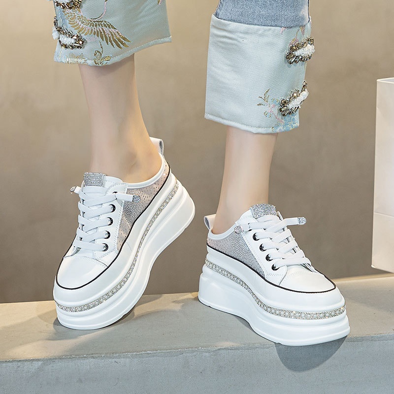 Thick white shoes women in the summer of 2024, new mesh breathable cool casual wear, thick soled toe cap half slippers for outerwear