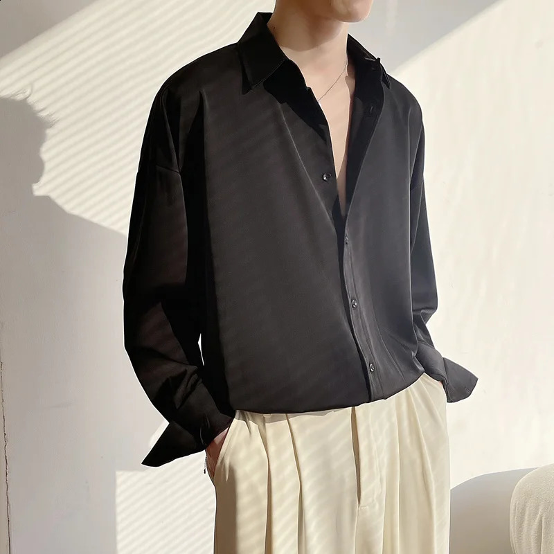 Solid color long sleeved mens fashionable social mens dress Korean loose casual ice shirt mens office formal shirt M-2XL 240920