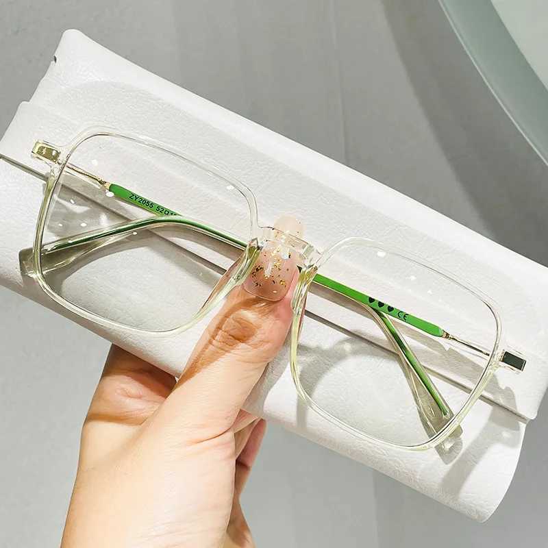 Vintage Gradient Fashion Sun Glasses Women Men Retro Square Large Frame Eyeglasses Female Outdoor Travel UV400 SunglassesX240920