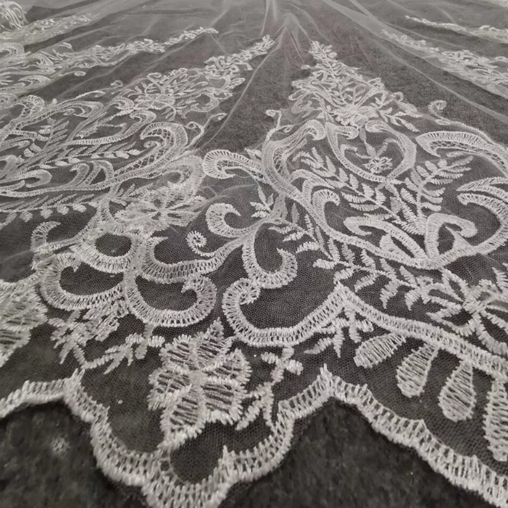 Classic Wedding Veil Appliques One Layer Long Cathedral Length Bridal Veils Applique Bead Edge Wedding Accessories Custom Made