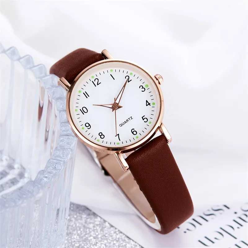Casual Ladies Watches Reloj Luminous Women Watch Round Arabic Digital Dial Leather Strap Quartz Wristwatches Relojes Para MujerX240920