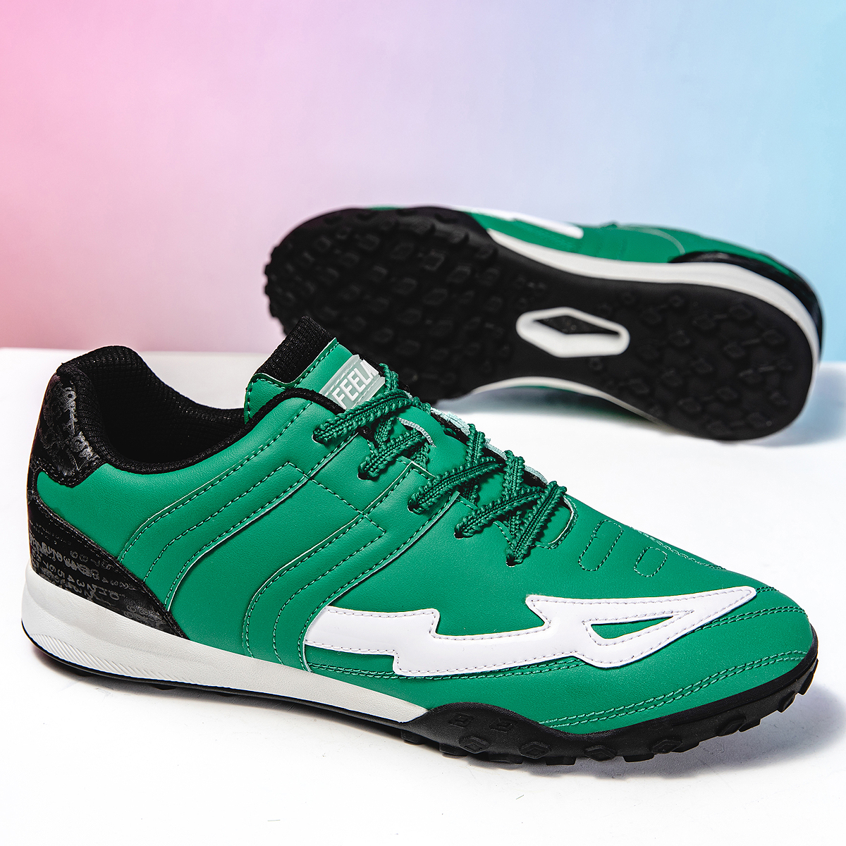Professional Men Soccer Shoes Ultralight Football Boots Children's Outdoor Breathable Wear-Resistant Training Shoes Turf Unisex