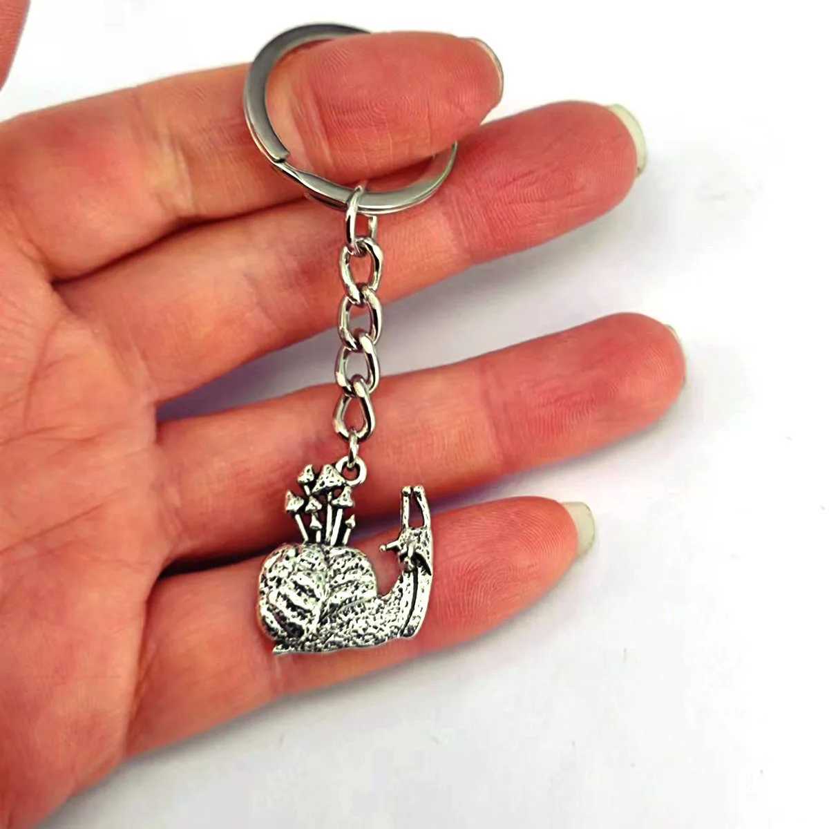 ature and wildlife novelty fun insects and bugs Snail gastropods and mushroom keychains for giftX240919