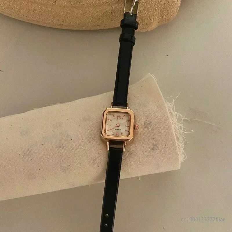 Hot Sales Women Watch Small Square Dial Thin Leather Strap Ladies Wristwatch Elegant Quartz Female Watches Casual reloj mujerX240920