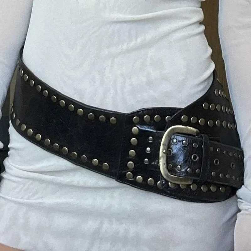Y2K rivet ring retro punk style crop belt womens fashionable hollow decoration cone-shaped streetwear W240920