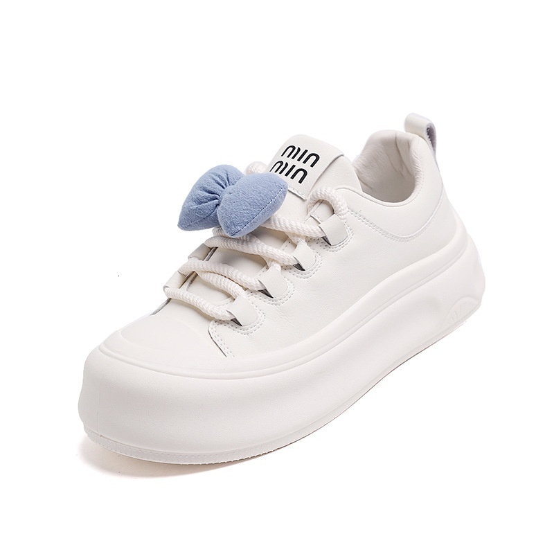 Low cut skateboarding shoes for women in the autumn of 2024, new height increasing, non slip, thick soled casual canvas shoes, trendy MXX-D09
