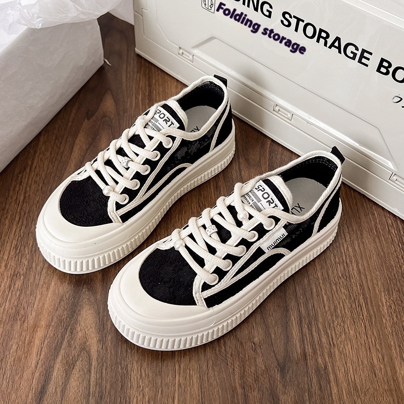 Thick soled for women, spring 2024 new fashionable versatile lace up board shoes, anti slip low top black and white casual shoes