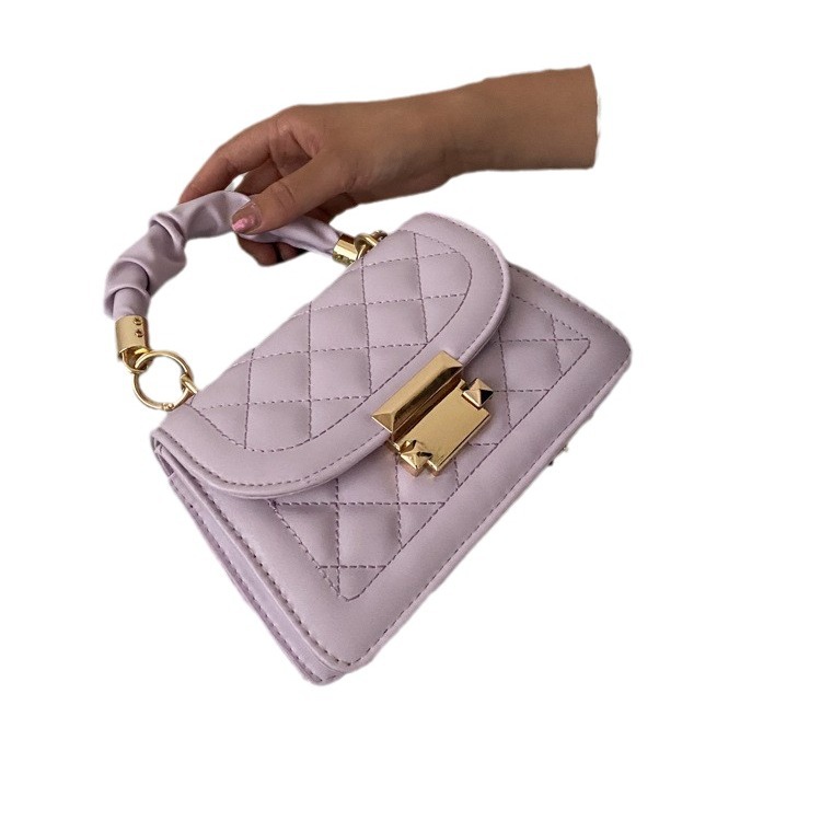 Korean 3 2024 popular fashion chain shoulder carrying small square bag