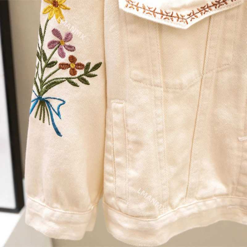 Denim Jacket Women Embroidery Overcoat Jeans Jacket Loose Base Coat Beige Outerwear Female New Spring Autumn 2023 NewX240920