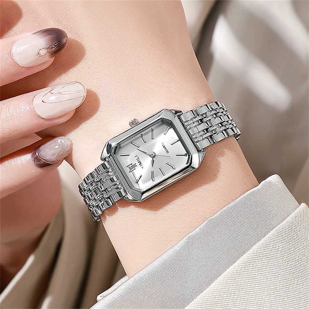 Luxury 2024 New Ladies Quartz Watch Fashion Simple Square Gold Womens Stainless Steel Clock Commercial Wristwatches GiftsX240920