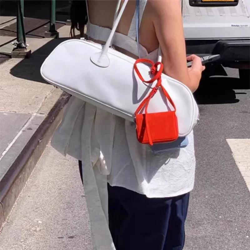 Fashionable solid color trendy handbag classic large capacity Communicating Versatile Retro Street shoulder bag womens PU underwear bag 240918