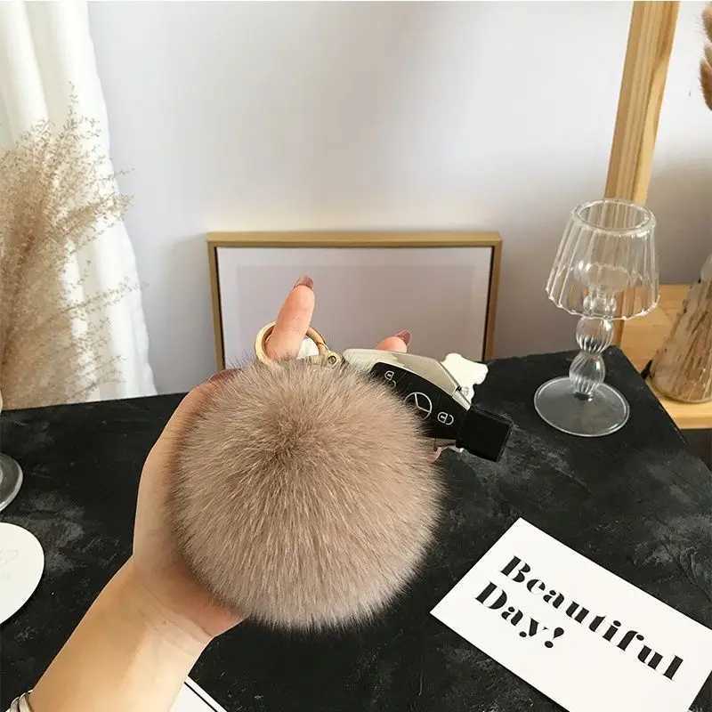 2024 Fluffy Real Fox Fur Ball Poms Keychain For Women Luxury Pompom Keyring Accessories Bag Decoration Emo Trinket Jewelry GiftsX240919